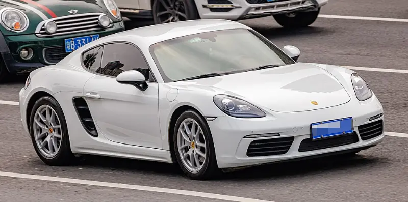 保时捷凯曼：中置引擎跑车的入门传奇，操控乐趣与日常实用的双重惊喜