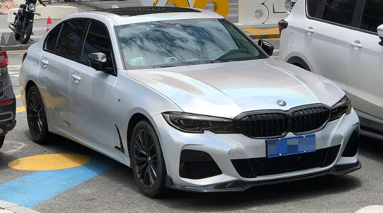 宝马3系Li深度解析：2024款加长轴距版的豪华驾趣与实用空间全攻略 第2张