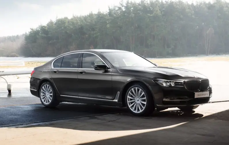 2025年二手宝马7系值得买吗？最新价格、优缺点及选购全攻略 第2张