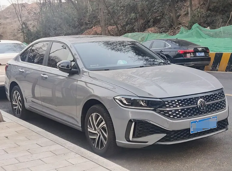 国民家轿还香吗？深度解析上汽大众朗逸：优缺点、油耗与真实用车体验 第2张