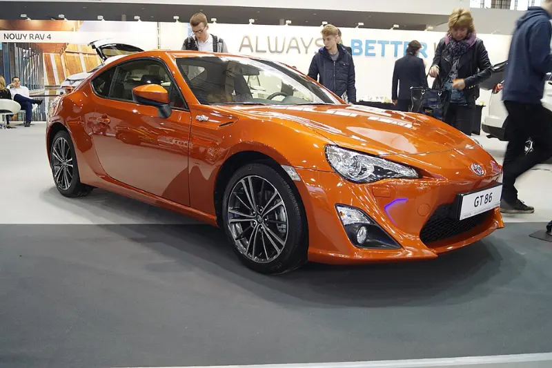 丰田GT86全方位指南：从“秋名山神话”到现实中的漂移神器 第3张