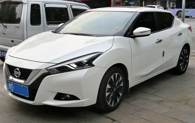 东风日产新蓝鸟（Lannia）：是“潮牌”还是“怪咖”？深度解析这款争议与实力并存的家用轿车 第1张