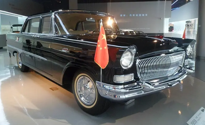一汽红旗汽车：中国豪华品牌的传奇崛起与未来展望