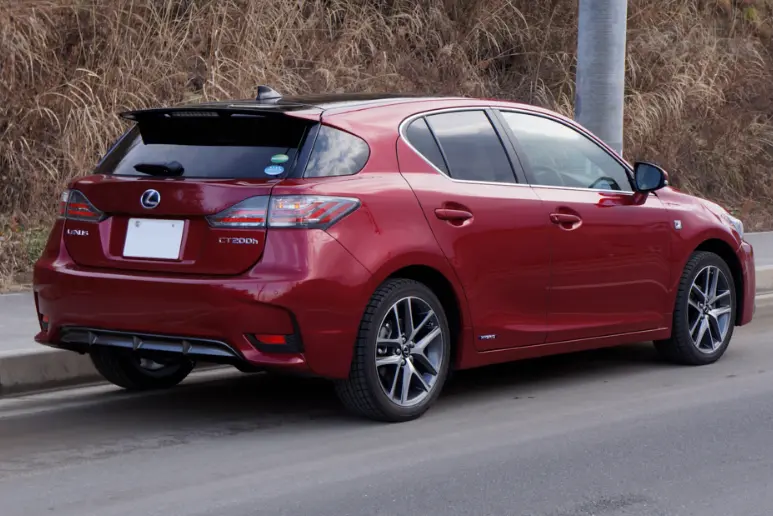 2025年雷克萨斯CT200h价格详解:二手车报价及购买指南 第2张 2025年雷克萨斯CT200h价格详解:二手车报价及购买指南 第2张