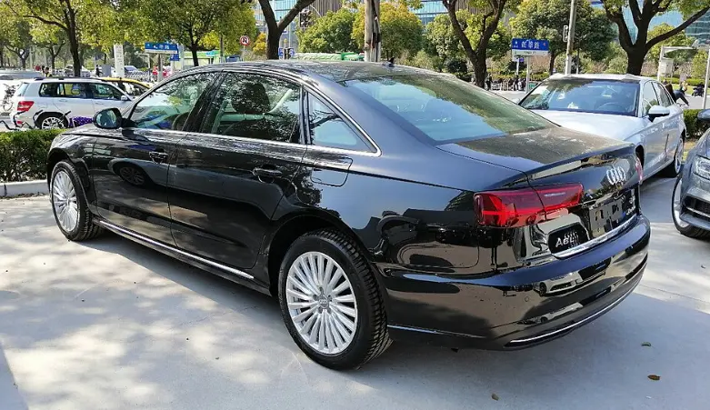 深度解析国产奥迪A6L：从“官车”图腾到家用全能选手的进化史 第3张