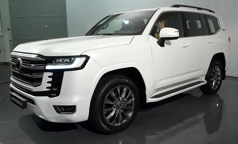 越野车界的“常青树”再进化：深度解析新款丰田兰德酷路泽LC300