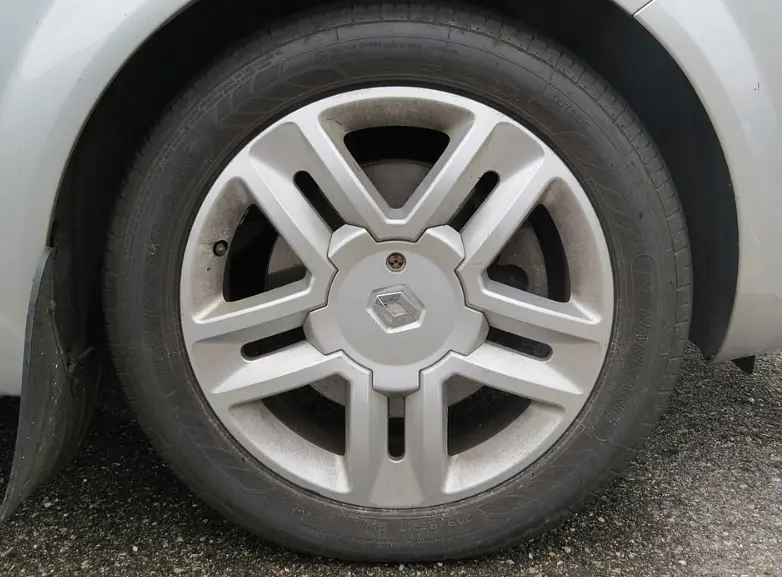 南港轮胎质量怎么样？从品牌历史到实测性能的深度全解析