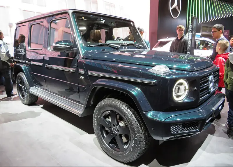 2025款奔驰G500价格深度解析：告别V8后的“大G”，还是男人的终极梦想吗？ 第2张