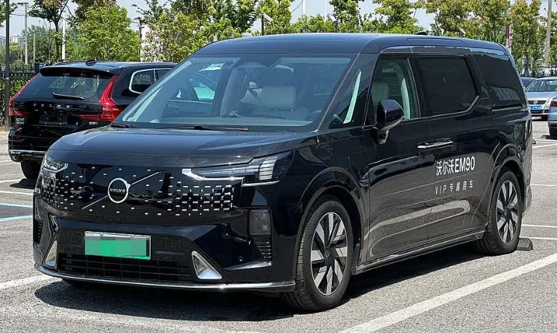 沃尔沃EM90深度解析：这辆“移动的北欧客厅”，到底值不值81.8万？ 第1张
