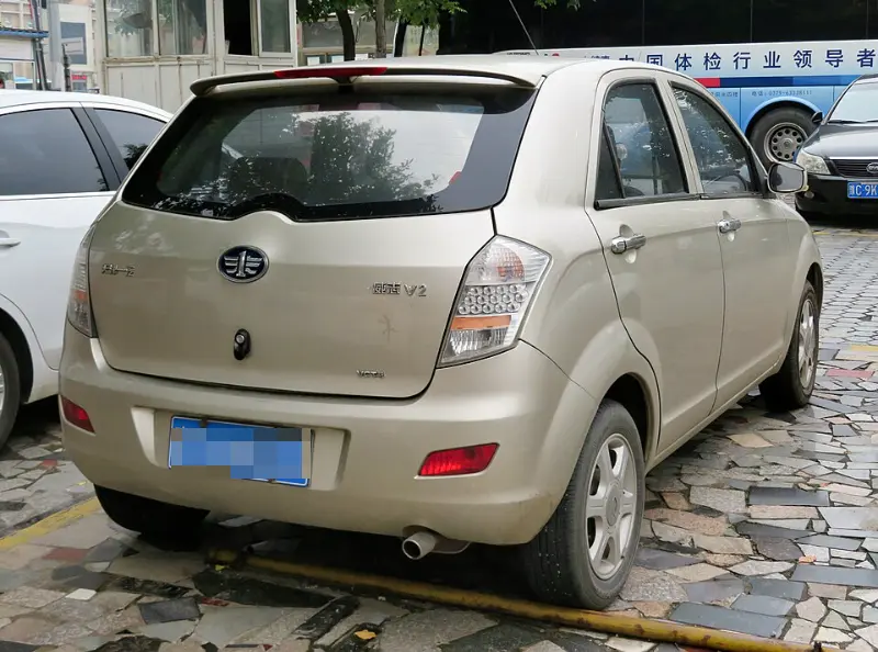 威志两厢车值得买吗？2025年二手市场优缺点及油耗详解 第2张