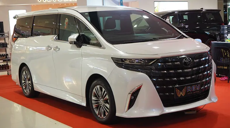 丰田埃尔法(Alphard):不仅是一辆车,更是一张行走的“顶级名片”——深度购车与体验指南 第3张 丰田埃尔法(Alphard):不仅是一辆车,更是一张行走的“顶级名片”——深度购车与体验指南 第3张
