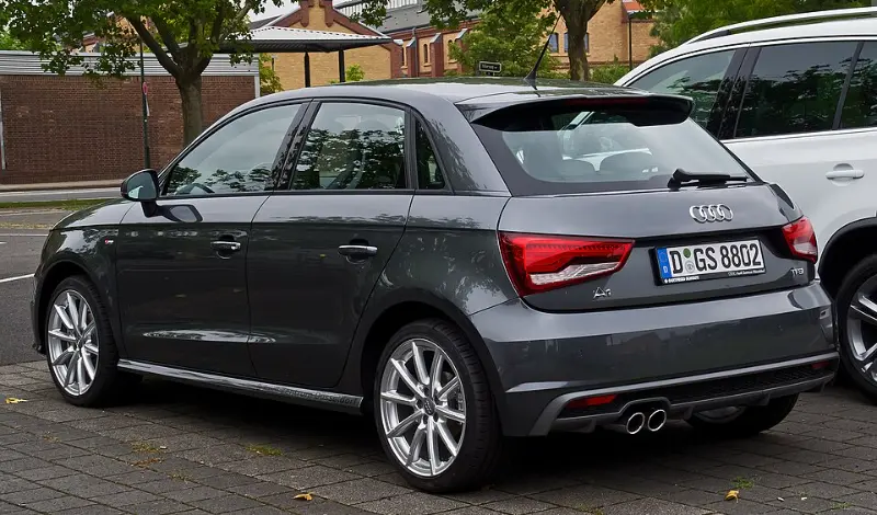 奥迪A1五门版报价全揭秘：这款“精致钢炮”在2025年还值得入手吗？ 第3张