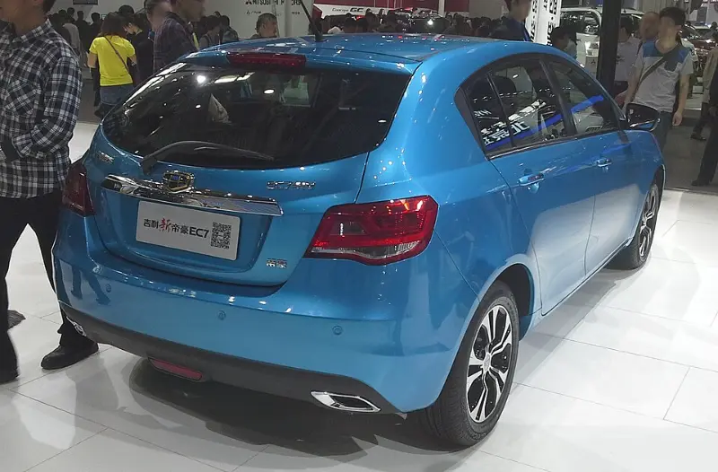 吉利帝豪EC7-RV参数配置详解：经典两厢家用车，尺寸宽敞、动力可靠、性价比高 第2张