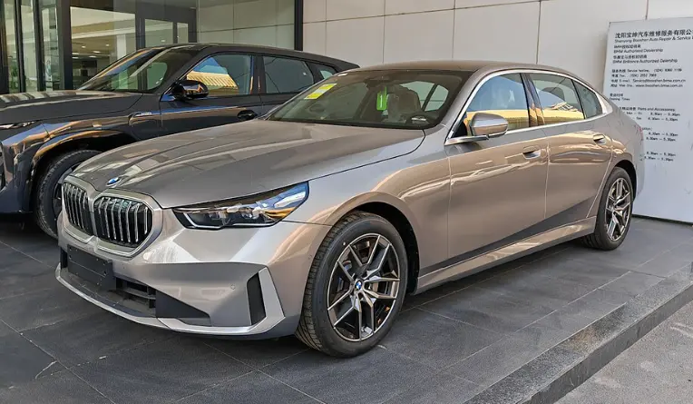 2026年再看宝马5系(G68):除了标,还剩几分“巴伐利亚灵魂”?万字实测后的真话 第1张 2026年再看宝马5系(G68):除了标,还剩几分“巴伐利亚灵魂”?万字实测后的真话 第1张