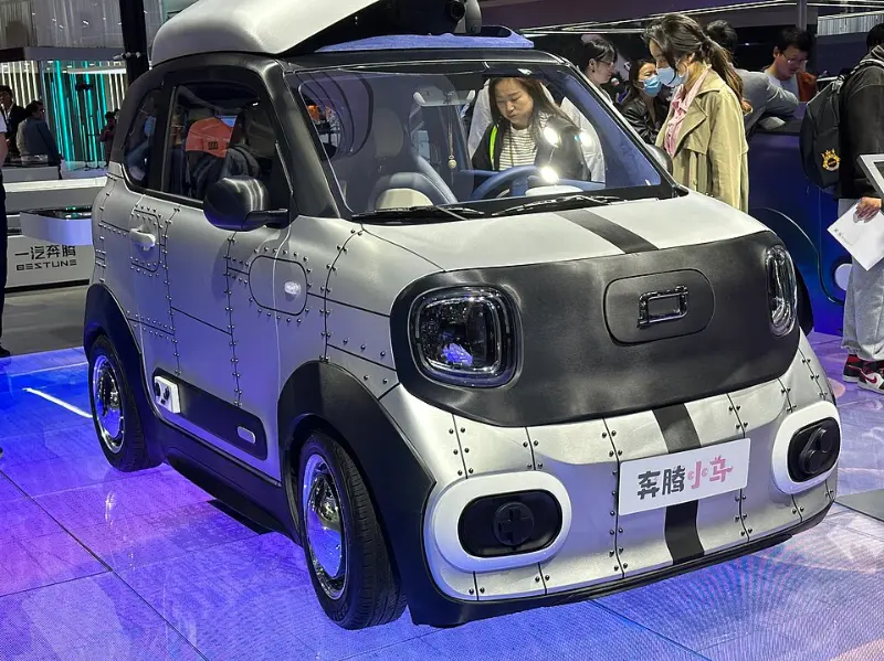 2026一汽奔腾新款车型盘点：小马卖爆10万台，3.49万起续航222km，微型电动车还能这么玩？