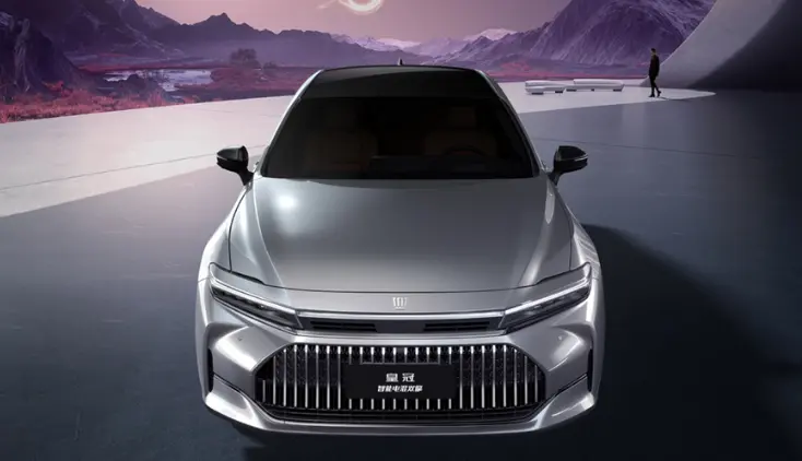 焕新上市：一汽丰田2026款新皇冠家族，双车出击重塑价值 第2张