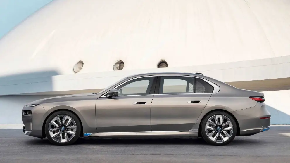 宝马7系最新报价：官降14万后，80.8万元起的