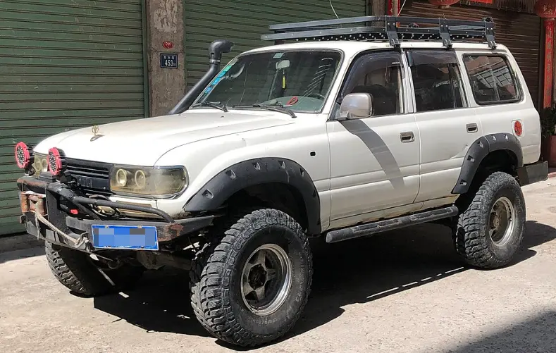 硬派越野车选购指南:坦克300、牧马人与陆巡,谁才是你的 硬派越野车选购指南:坦克300、牧马人与陆巡,谁才是你的