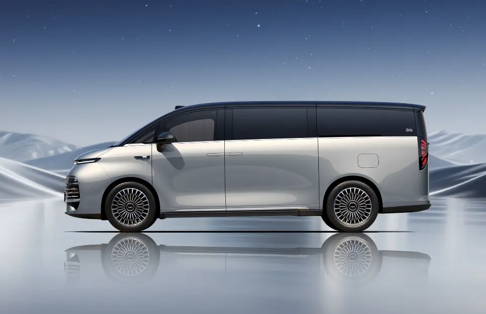 吉利银河V900预售开启:31.98万起的智能豪华MPV,能否改写市场格局? 第1张 吉利银河V900预售开启:31.98万起的智能豪华MPV,能否改写市场格局? 第1张