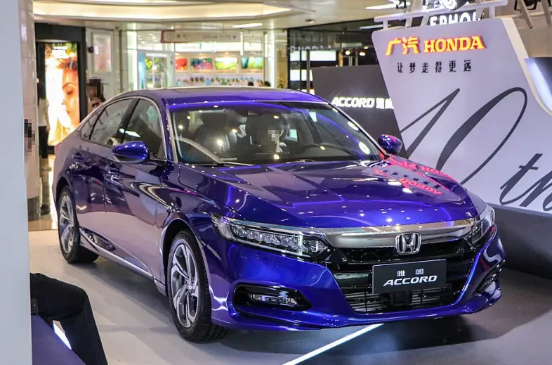 广汽本田停产两周真相：燃油车"骨折价"甩卖，新能源却一车难求？