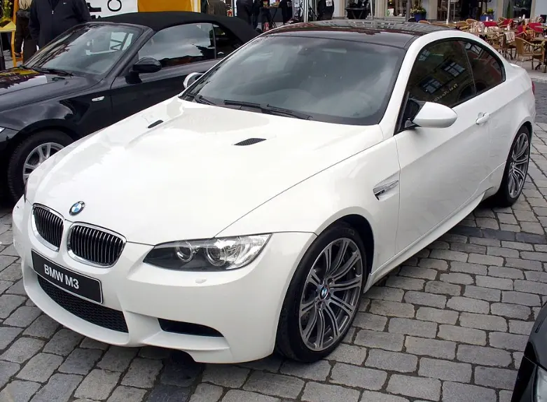 宝马M3 E92：V8自吸的绝唱，内燃机时代的驾驶图腾 第3张