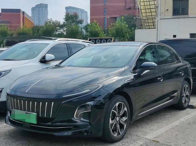 从“网约车神车”到800V科技旗舰：深度拆解红旗 E-QM5 与 EH7 的硬实力与选购逻辑 第1张