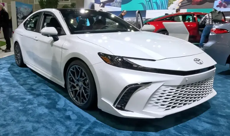 20万预算买B级车，雅阁还是凯美瑞？一个把两款车都开过的人来说几句真心话 第2张