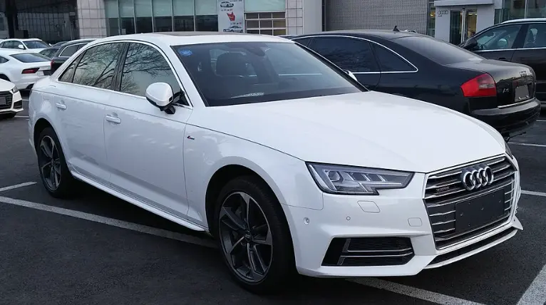 “综合降价12万”背后的阳谋：2026年买奥迪A4L，你究竟在为谁买单？ 第1张