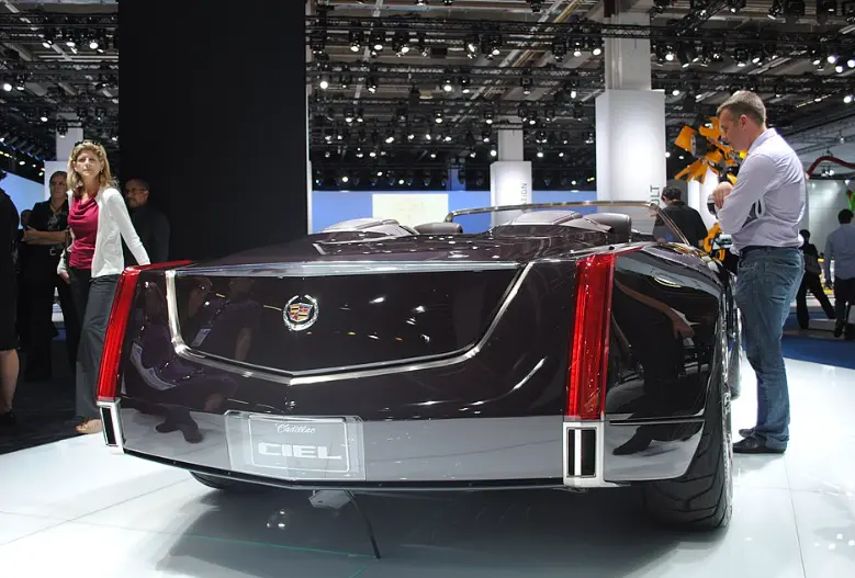 凯迪拉克Ciel：未量产的美式豪华敞篷概念车，如何定义百年品牌的未来？ 第3张