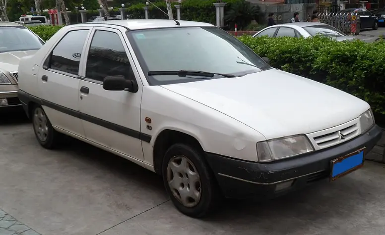 别被情怀骗了：中国“老三样”里底盘最好的富康，为何沦为网约车弃子？ 第1张