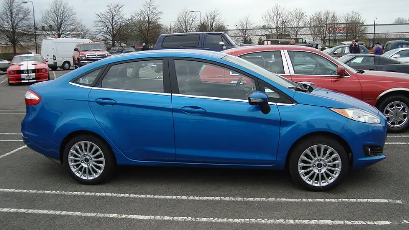 为什么福特嘉年华三厢是