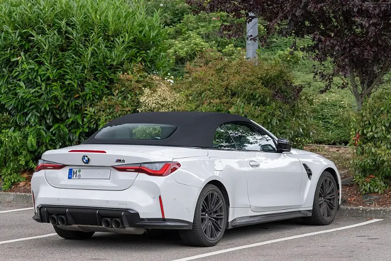 宝马M4敞篷车：为什么花100万买辆