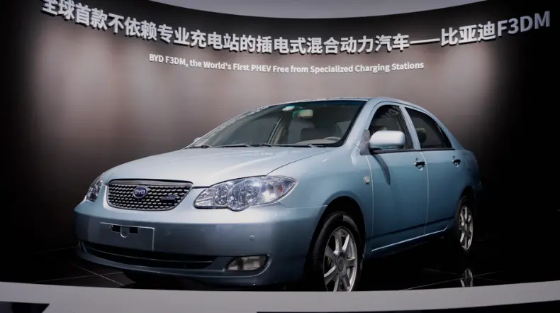 比亚迪F3DM：那辆被嘲笑的"怪车"，藏着中国新能源的全部野心