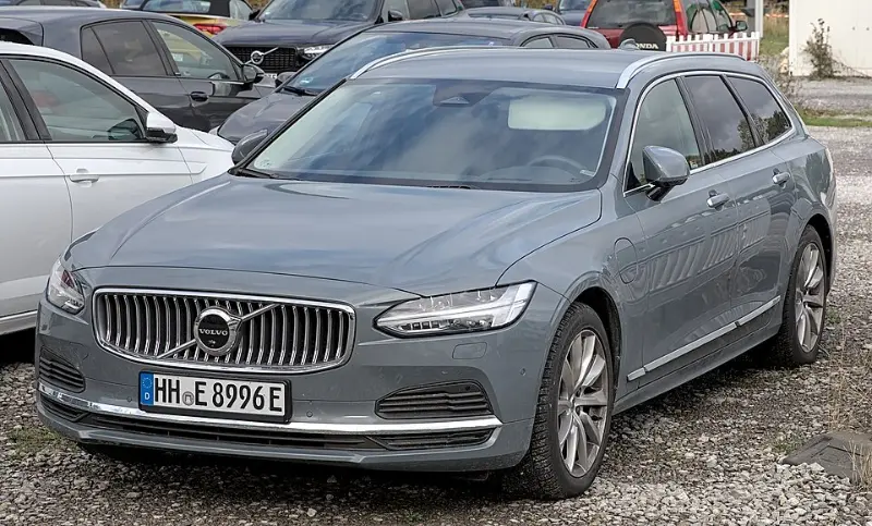 沃尔沃V90：一台停产却仍在清仓的“情怀旅行车”，到底值不值得现在入手？