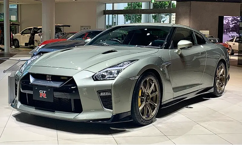 东瀛战神落幕与新生：日产 GT-R R35 传奇谢幕，混动 R36 能否重塑往日荣光？