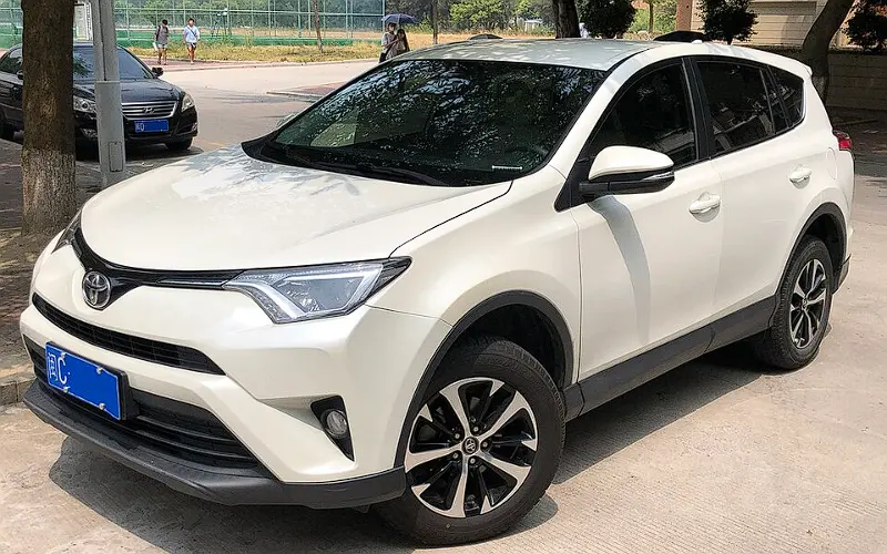 RAV4荣放深度解析：畅销全球的“家用王牌”背后，你可能忽略的真相