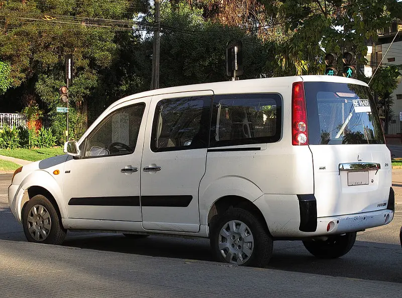 从“装下30人的奇葩”到北京首批电动出租车:福田迷迪(Midi)的跨界与宿命 第2张 从“装下30人的奇葩”到北京首批电动出租车:福田迷迪(Midi)的跨界与宿命 第2张